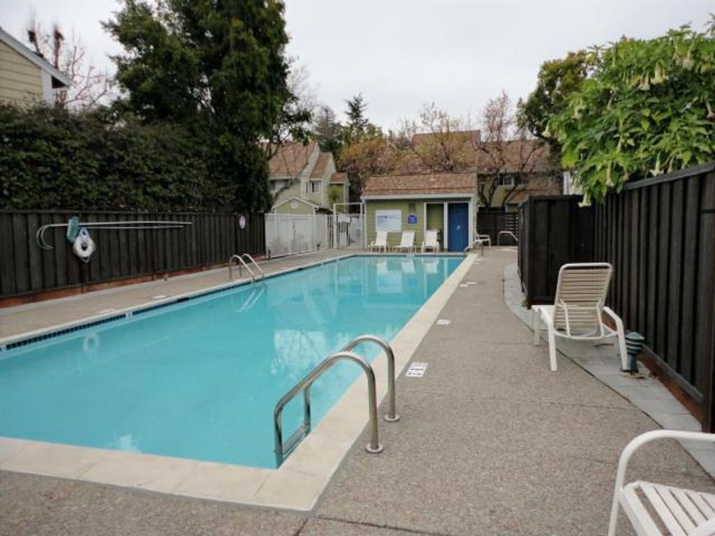 Image 34 of property listing at 201 Ada Avenue 25, Mountain View, CA 94043