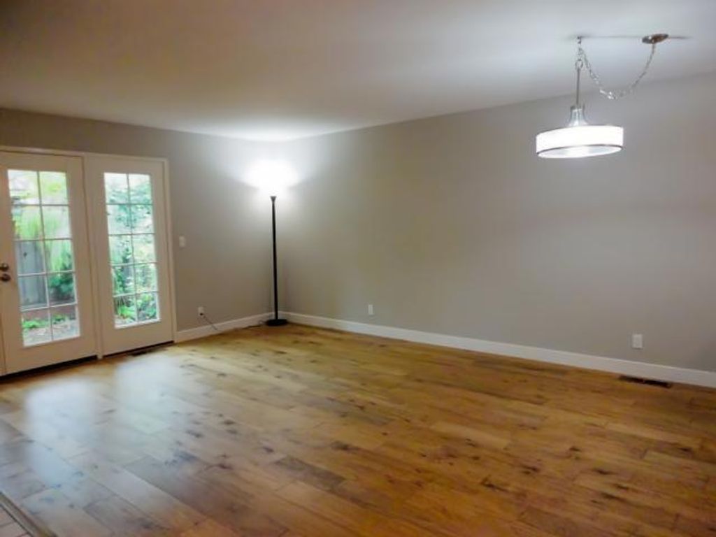 Image 6 of property listing at 201 Ada Avenue 25, Mountain View, CA 94043