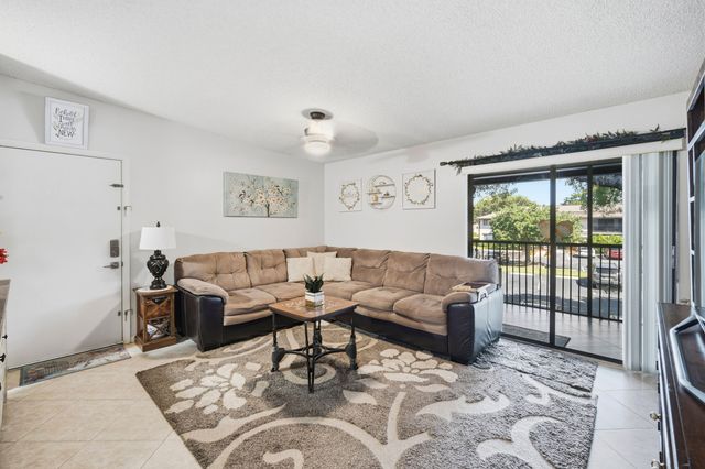 9965 N BELFORT Circle 209, Tamarac, FL 33321