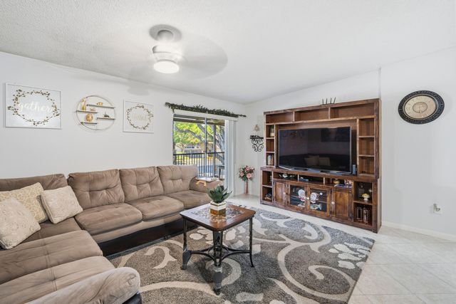 9965 N BELFORT Circle 209, Tamarac, FL 33321