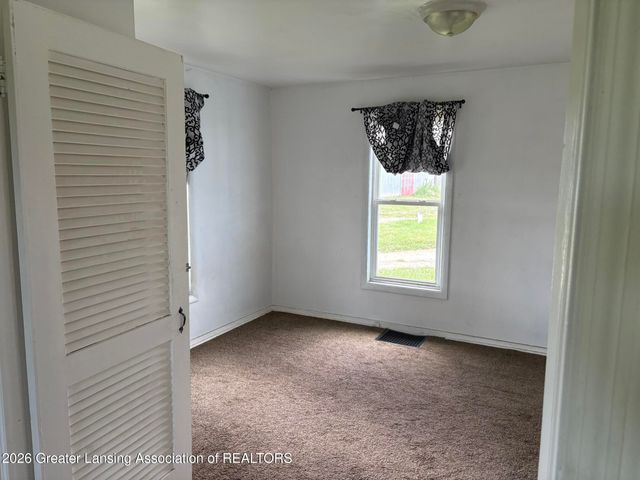 3400 E 5 Point Highway, Charlotte, MI 48813