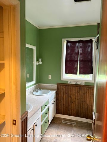 3400 E 5 Point Highway, Charlotte, MI 48813