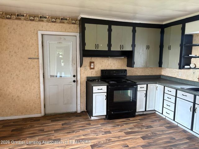 3400 E 5 Point Highway, Charlotte, MI 48813