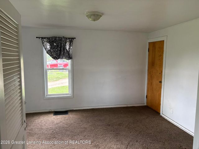 3400 E 5 Point Highway, Charlotte, MI 48813