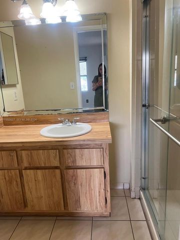 6465 W 27th Ave 43-202, Hialeah, FL 33016