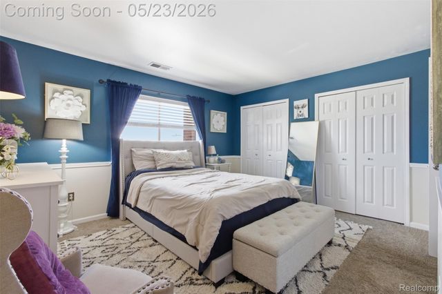 33745 Pondview Circle, Livonia, MI 48152