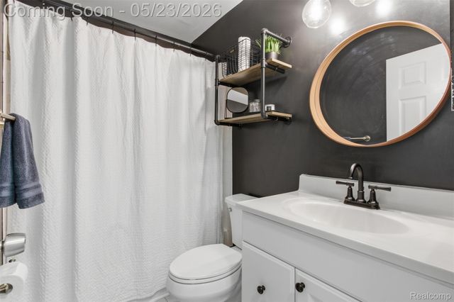 33745 Pondview Circle, Livonia, MI 48152