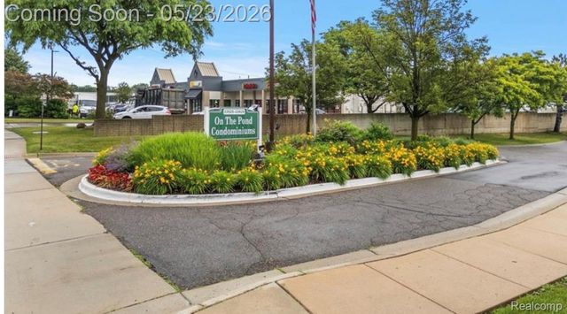 33745 Pondview Circle, Livonia, MI 48152