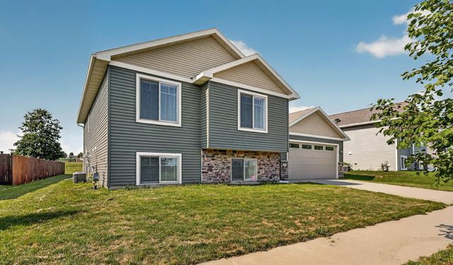 5526 Harvest Lake Drive NW, Rochester, MN 55901