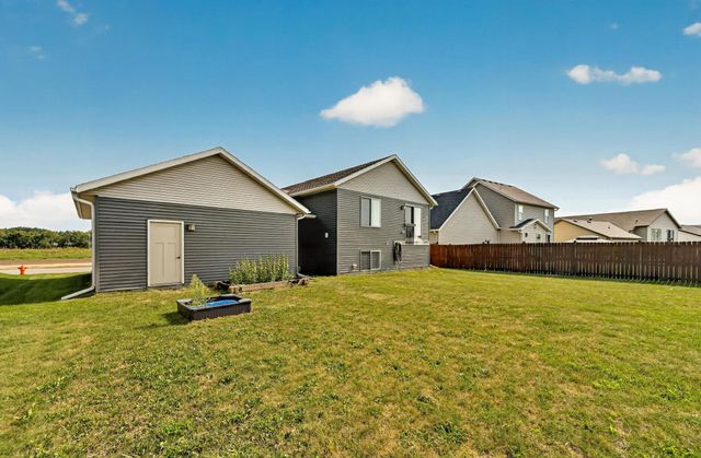 5526 Harvest Lake Drive NW, Rochester, MN 55901