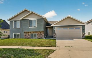 5526 Harvest Lake Drive NW, Rochester, MN 55901