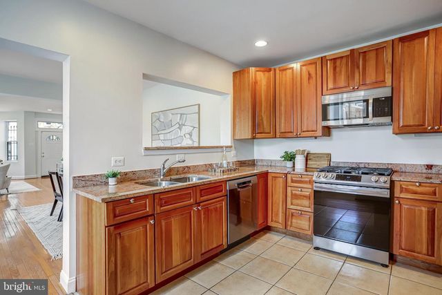 15 TODD PL NE, Washington, DC 20002