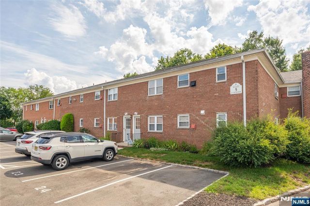 24 Manchester Court 62, Wayne, NJ 07470