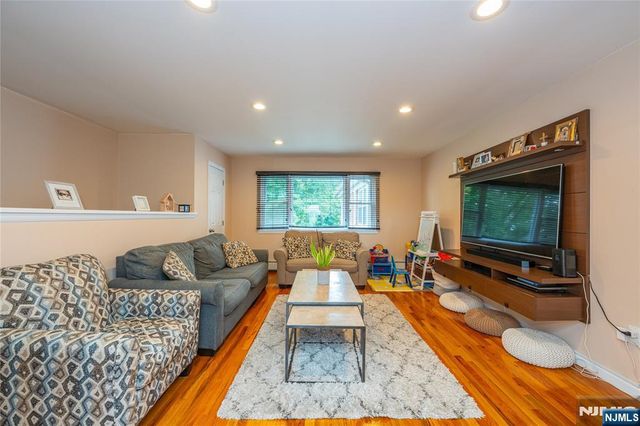 24 Manchester Court 62, Wayne, NJ 07470