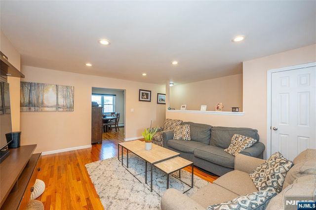 24 Manchester Court 62, Wayne, NJ 07470