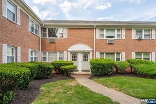 24 Manchester Court 62, Wayne, NJ 07470