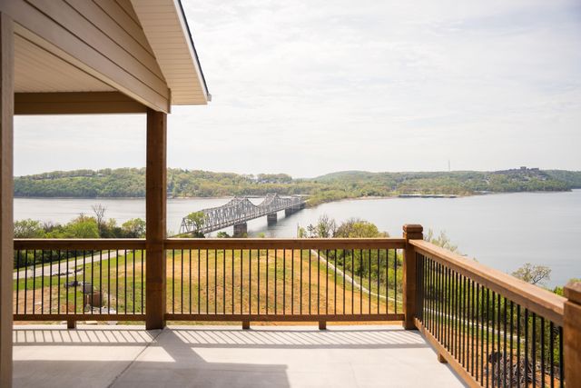 114 Bridgewater Loop 5, Kimberling City, MO 65686