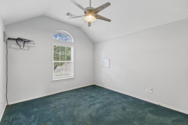 150 Chesterfield DR, Kingsland, TX 78639