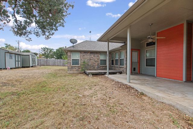 150 Chesterfield DR, Kingsland, TX 78639