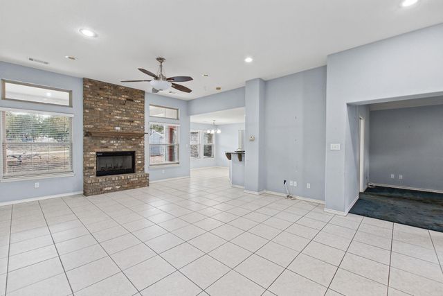 150 Chesterfield DR, Kingsland, TX 78639
