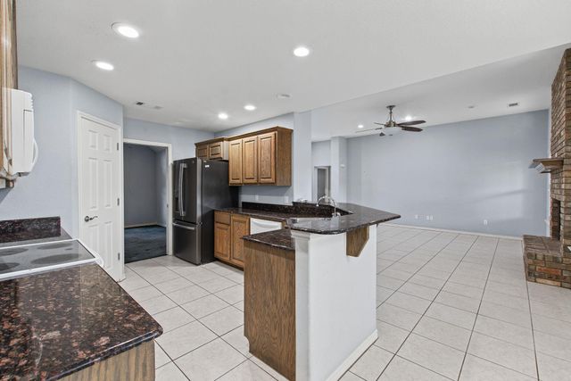 150 Chesterfield DR, Kingsland, TX 78639