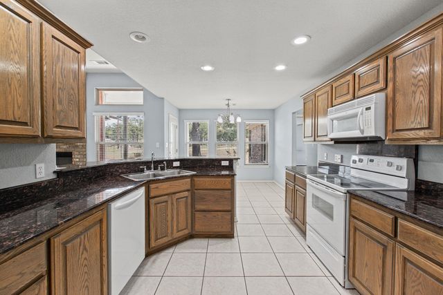 150 Chesterfield DR, Kingsland, TX 78639