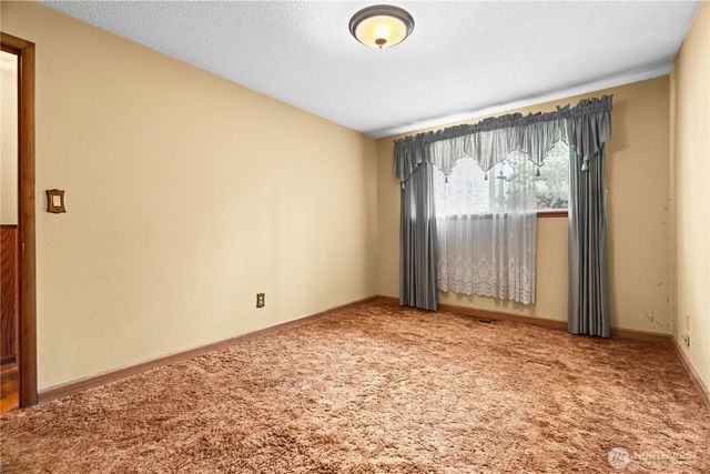 15204 16th Avenue Ct S, South Prairie, WA 98387