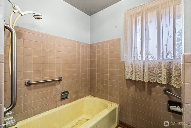 15204 16th Avenue Ct S, South Prairie, WA 98387