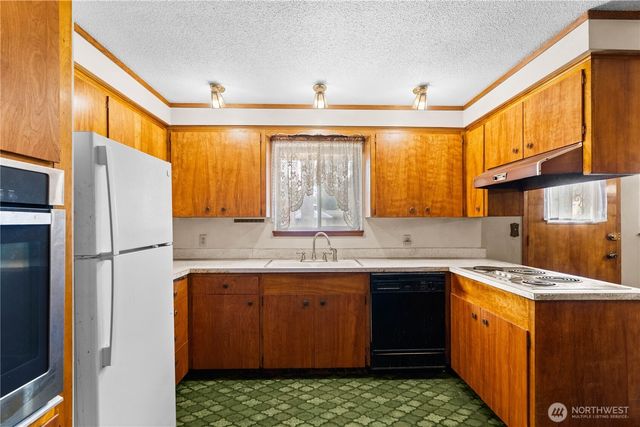 15204 16th Avenue Ct S, South Prairie, WA 98387