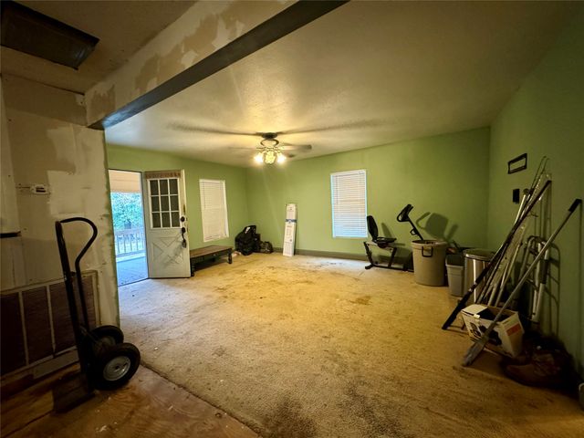 1055 VZ County Road 2106, Canton, TX 75103