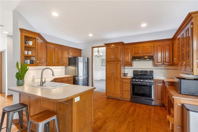 9218 N Virginia Avenue, Kansas City, MO 64155