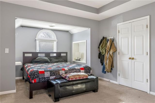 9218 N Virginia Avenue, Kansas City, MO 64155