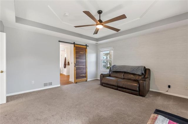 9218 N Virginia Avenue, Kansas City, MO 64155