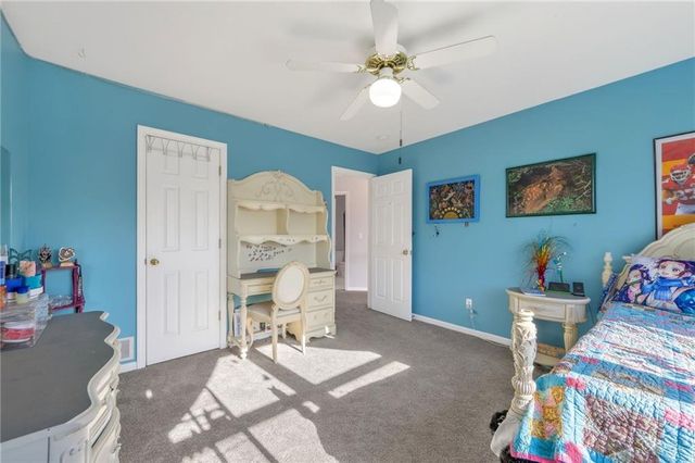 9218 N Virginia Avenue, Kansas City, MO 64155