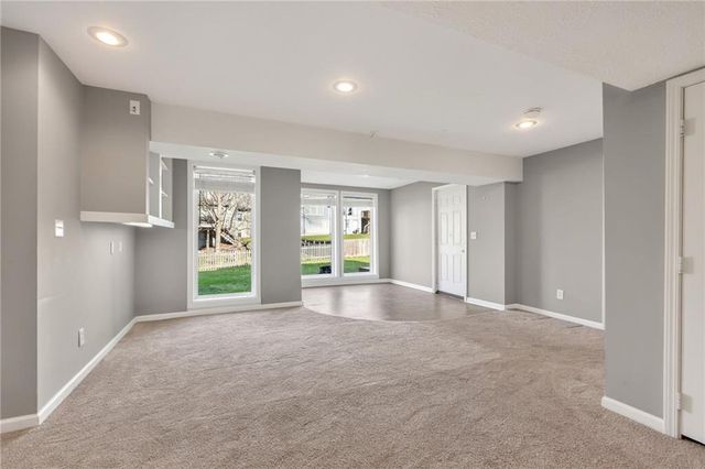 9218 N Virginia Avenue, Kansas City, MO 64155