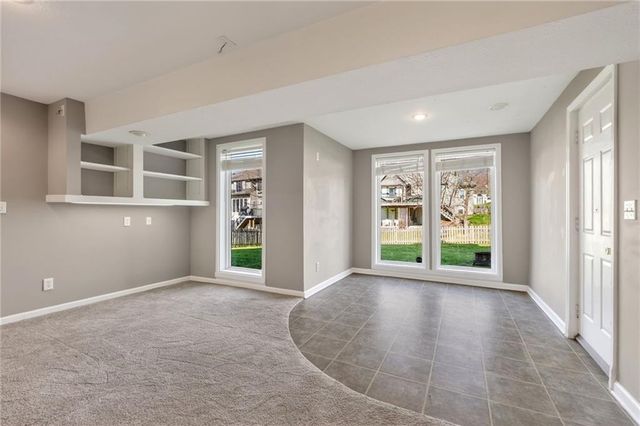 9218 N Virginia Avenue, Kansas City, MO 64155