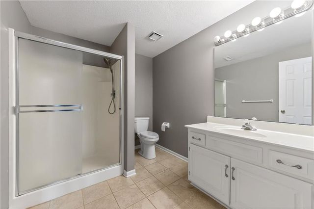 9218 N Virginia Avenue, Kansas City, MO 64155