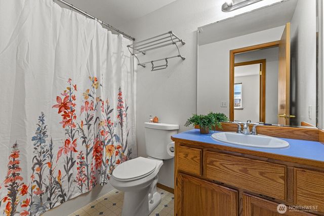 8202 51st Avenue NE, Marysville, WA 98270