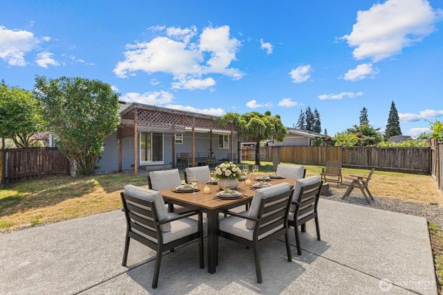8202 51st Avenue NE, Marysville, WA 98270