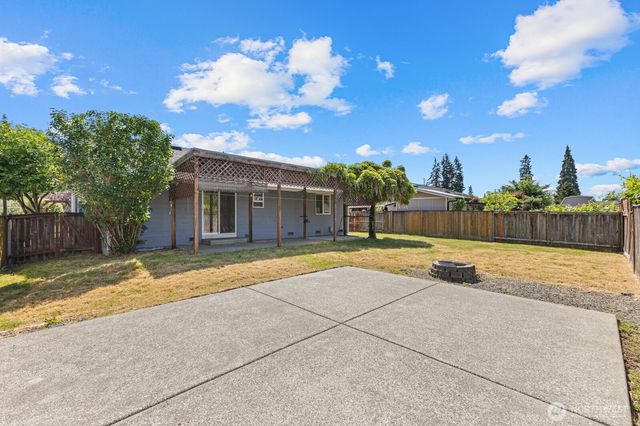 8202 51st Avenue NE, Marysville, WA 98270