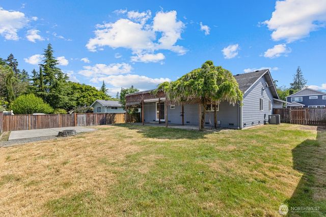 8202 51st Avenue NE, Marysville, WA 98270