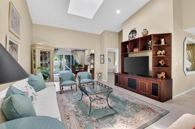 5590 Royal Lake Circle, Boynton Beach, FL 33437
