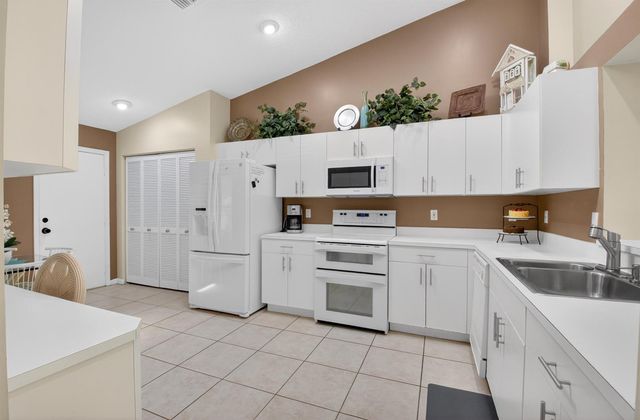 5590 Royal Lake Circle, Boynton Beach, FL 33437