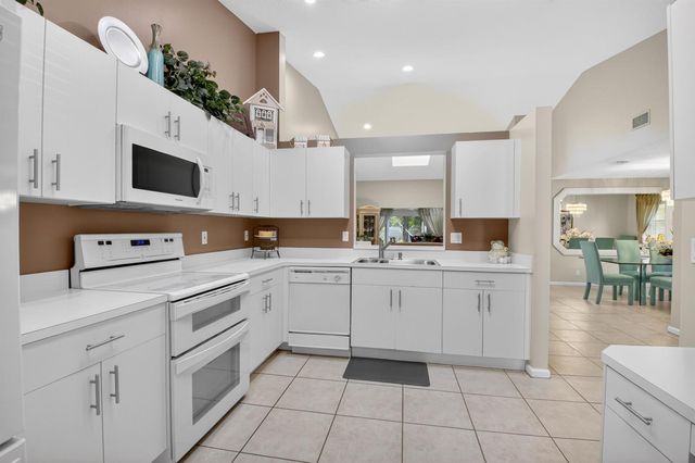 5590 Royal Lake Circle, Boynton Beach, FL 33437