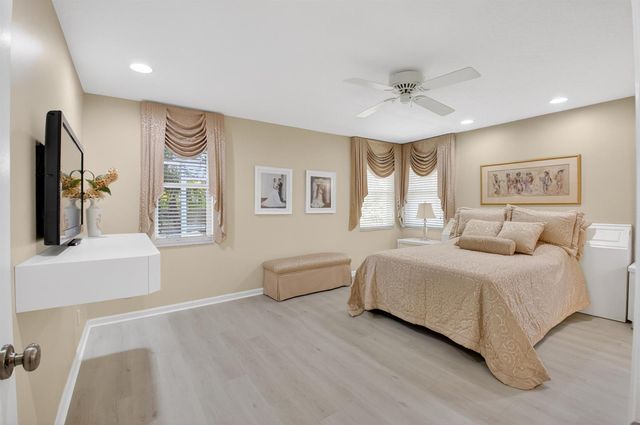 5590 Royal Lake Circle, Boynton Beach, FL 33437