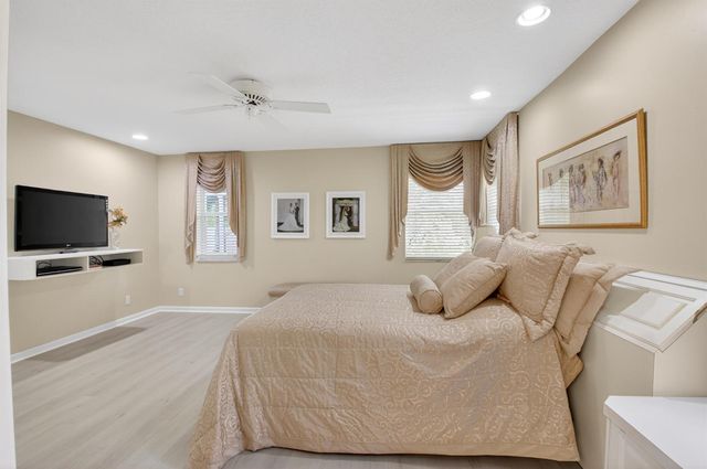5590 Royal Lake Circle, Boynton Beach, FL 33437