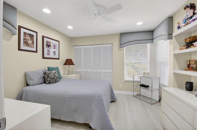 5590 Royal Lake Circle, Boynton Beach, FL 33437