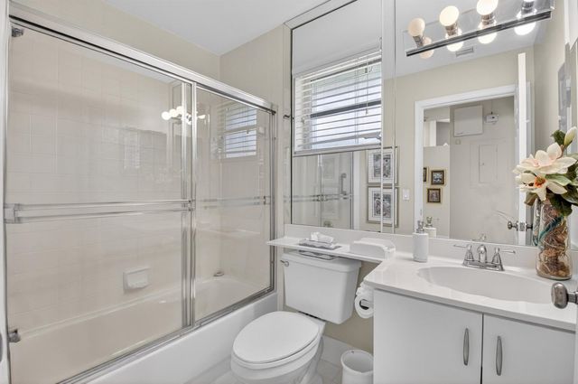 5590 Royal Lake Circle, Boynton Beach, FL 33437