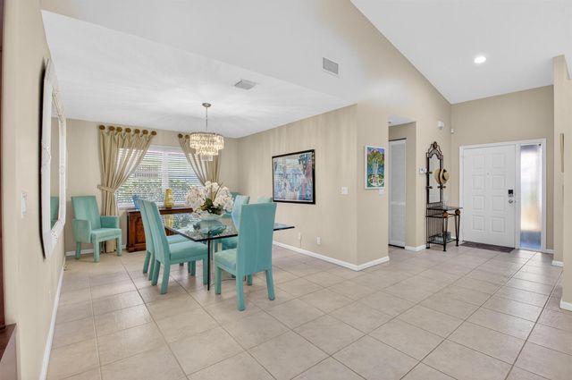 5590 Royal Lake Circle, Boynton Beach, FL 33437
