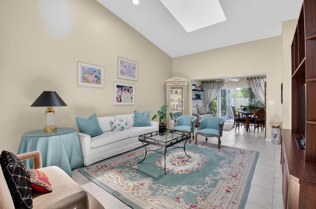 5590 Royal Lake Circle, Boynton Beach, FL 33437